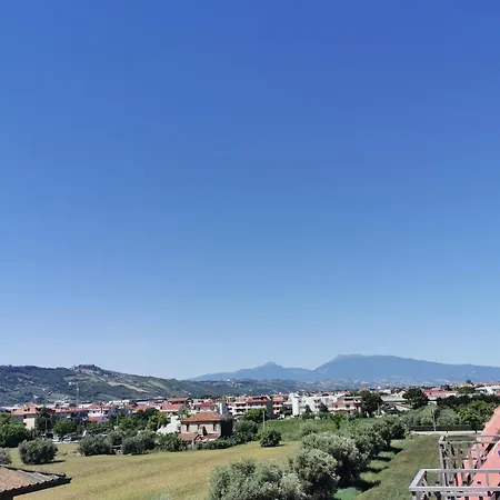 Interno12 Luminoso Bilocale Tra I Tetti サン・ベネデット・デル・トロント