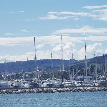 Interno12 Luminoso Bilocale Tra I Tetti